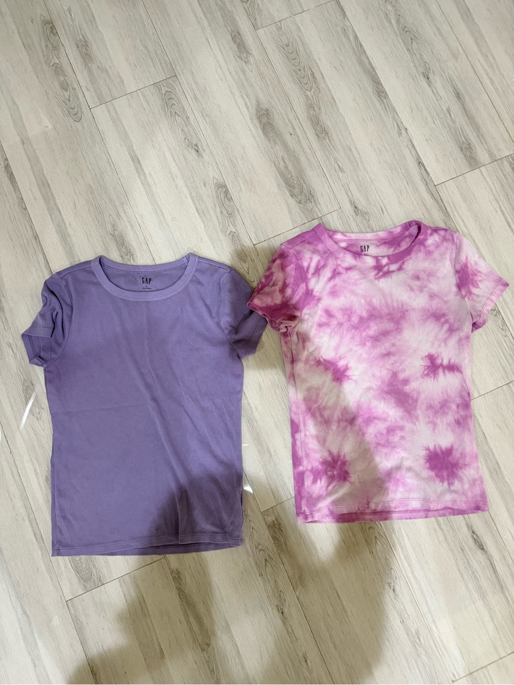 GAP women’s purple  Solid & Pink Tie-Dye Short Sleeve Tee Duo